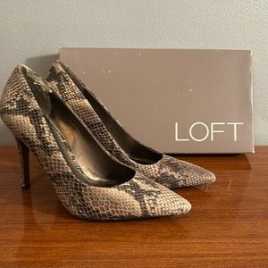 Ann Taylor Loft snakeskin pumps size 7.5